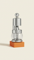 Presse-agrumes design monochrome